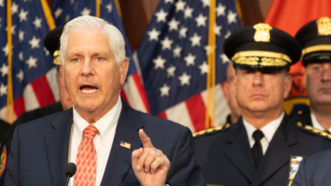 ny-county-chief-bruce-blakeman-follows-law-to-cancel-ice-contract,-but-joins-lawsuit-against-gov.-hochul