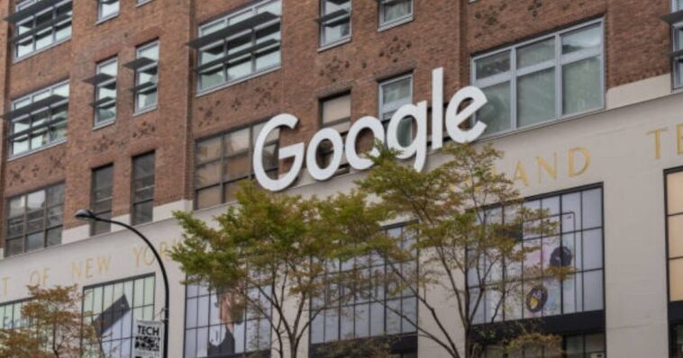 man-sets-himself-on-fire-inside-lobby-of-manhattan-building-that-houses-google-offices-and-nypd’s-internal-affairs-bureau
