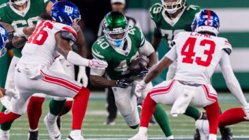 jets’-chip-trayanum-carted-off,-taken-to-hospital-with-neck-injury-in-scary-scene