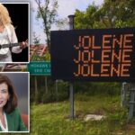 hochul-approved-ny-highway-signs-honoring-dolly-parton-violate-federal-safety-guidelines