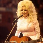 dolly-parton’s-favorite-southern-dishes,-from-chicken-and-dumplings-to-banana-pudding