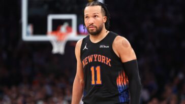 nyc-artist-shocks-jalen-brunson-with-astonishingly-realistic-portrait-of-the-knicks-star-—-using-only-his-fingers
