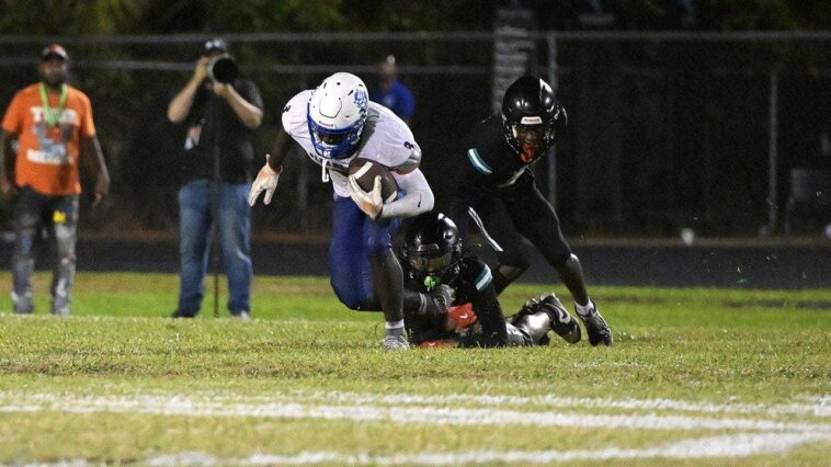 florida-high-school-football-game-delivers-one-of-the-most-stunning-hail-marys-of-all-time