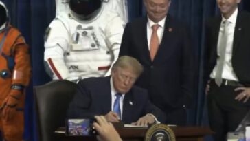 president-trump-unveils-us.-space-academy-during-ceremony-honoring-artemis-ii-astronauts-(video)