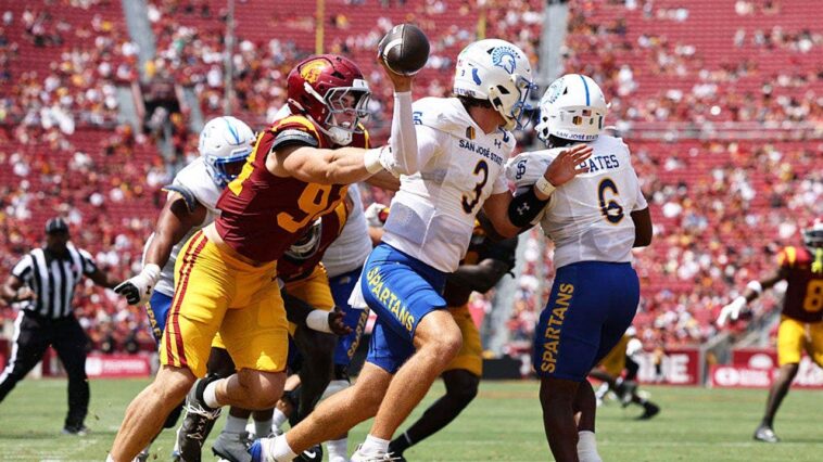 usc-football-ripped-for-pathetic-crowd-at-home-opener:-‘absolutely-embarrassing’