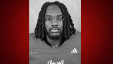 tragic:-college-football-player-dies-after-scoring-touchdown-—-collapses-on-sideline-during-season-opener