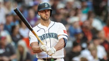 yankees-weighing-mitch-garver-call-up-with-clock-ticking