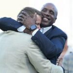 jeff-kent-urges-barry-bonds-to-keep-the-faith-about-getting-into-hall-of-fame-during-giants-jersey-retirement