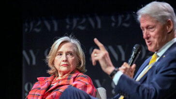 hillary-clinton’s-search-for-intern-with-‘high-level’-of-‘discretion’-draws-mockery:-‘who-the-hell-would-sign-up-for-that-job?’