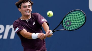 long-island-rallies-around-its-18-year-old-native-son-jack-kennedy-despite-us-open-loss