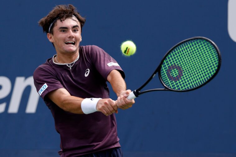 long-island-rallies-around-its-18-year-old-native-son-jack-kennedy-despite-us-open-loss