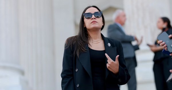 aoc-rejoins-democratic-socialists-before-rumored-2028-presidential-run