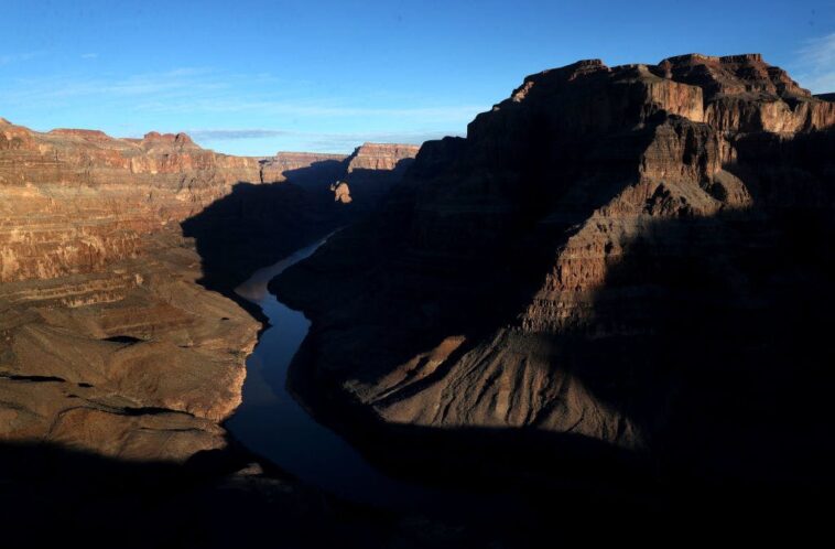 hikers-vanish-as-flash-flood-sweeps-through-grand-canyon