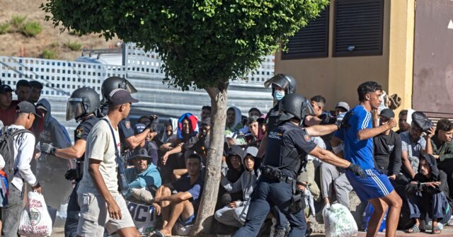 ceuta-crisis:-three-moroccans-arrested-for-throwing-corrosive-cocktails-at-military