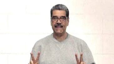 nicolas-maduro-flashes-‘peace’-sign-in-alleged-new-photos-from-ny-prison