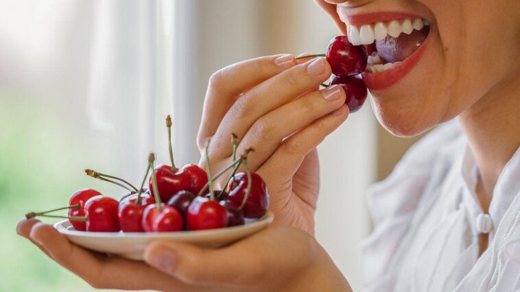 dietitian-reveals-simple-eating-strategy-for-better-sleep-—-and-one-habit-to-avoid