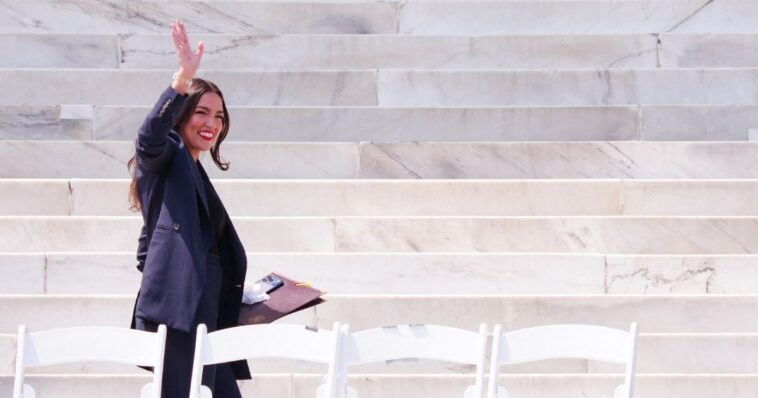 democratic-socialists-of-america-embroiled-in-‘civil-war’-over-future-as-aoc-is-slammed-for-‘consistent-pattern-of-opportunism’