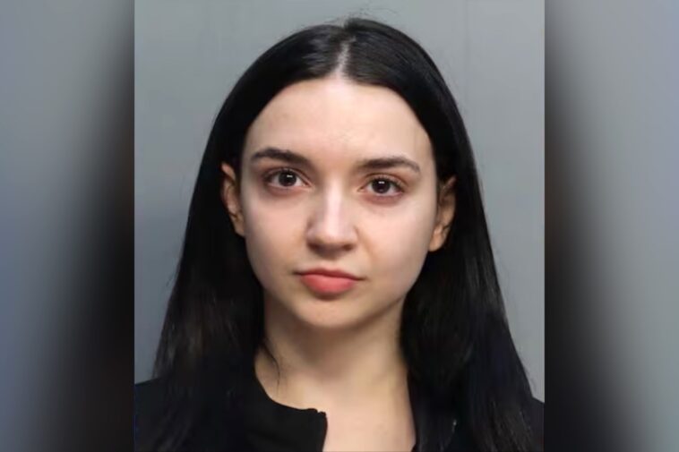 furious-florida-waitress-blackmails-lover-for-$20k-when-she-found-out-he-was-two-timing-her:-cops