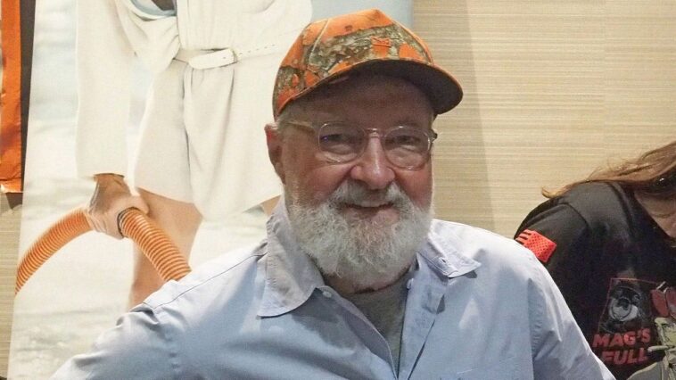randy-quaid-blasts-anne-hathaway-‘days-of-thunder’-casting,-says-sequel-needs-‘sex-appeal’