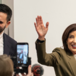 photo-—-new-york-democrat-gov.-kathy-hochul-torched-for-wearing-muslim-hijab:-‘feminist-icon’