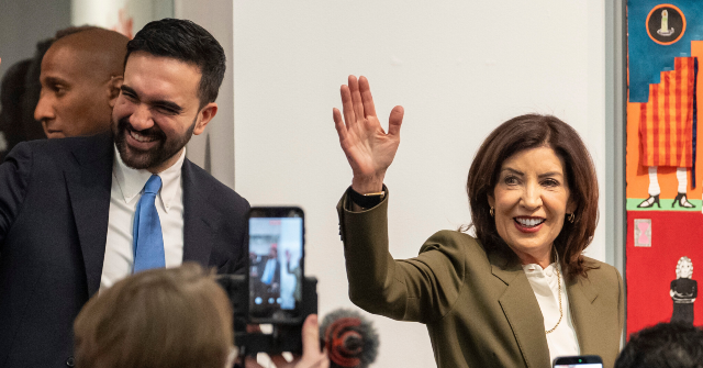 photo-—-new-york-democrat-gov.-kathy-hochul-torched-for-wearing-muslim-hijab:-‘feminist-icon’