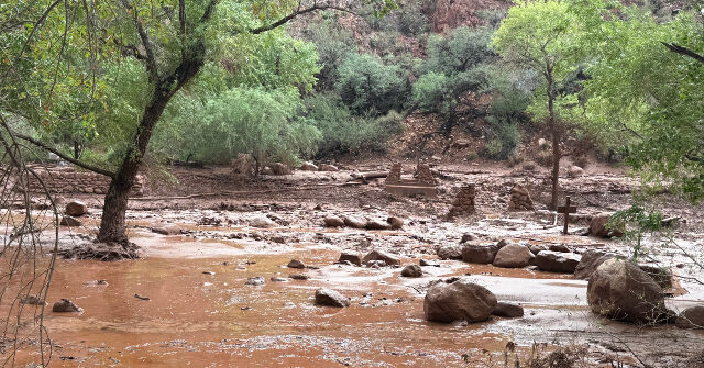 video-—-grand-canyon:-two-people-dead,-15-missing-amid-severe-flash-flooding