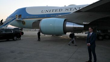 the-crying-game:-netflix-announces-doc-on-reporters-left-‘flying-blind’-aboard-trump’s-decoy-plane