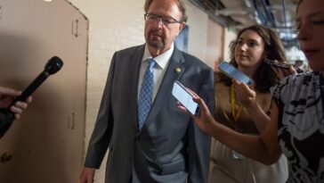 embattled-rep.-chuck-edwards-censured-for-‘inappropriate-conduct’-toward-female-staffers-–-offers-half-hearted-apology