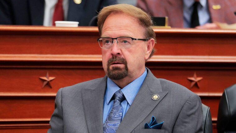 republicans-turn-on-house-gop-lawmaker-accused-of-late-night-texts,-lavish-gifts-to-female-staffers