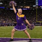 tim-walz-to-head-up-vikings-cheerleader-squad