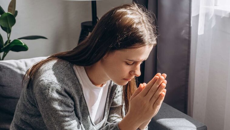 woman-praying-that-the-lord’s-will-be-done-as-long-as-it’s-the-same-as-her-will