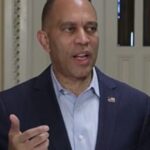hakeem-jeffries-flips-out-after-two-democrats-join-republicans-to-force-vote-on-resolution-condemning-socialism