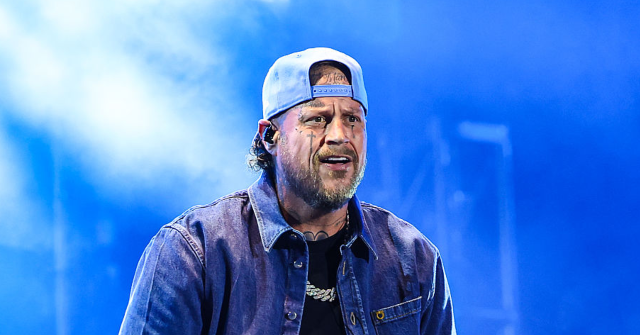 report:-jelly-roll-loses-‘hundreds-of-thousands’-of-followers-after-trashing-trump-and-his-supporters-on-‘kimmel-live’