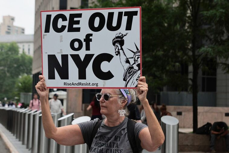 tricia-mclaughlin:-democrats-chant-‘ice-out’-while-they-let-criminals-in
