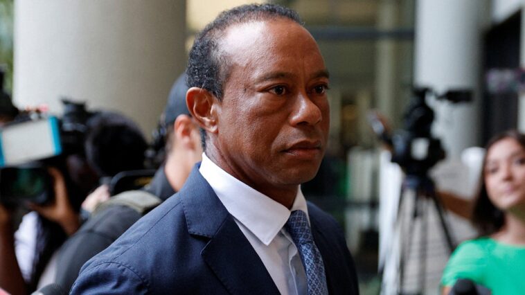 tiger-woods-strikes-plea-deal-in-florida-rollover-crash-case,-loses-driver’s-license-for-5-years