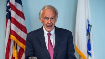 establishment-dems-win-again:-80-year-old-crank-lefty-fends-off-‘young’-47-year-old-challenger-in-mass.-senate-primary
