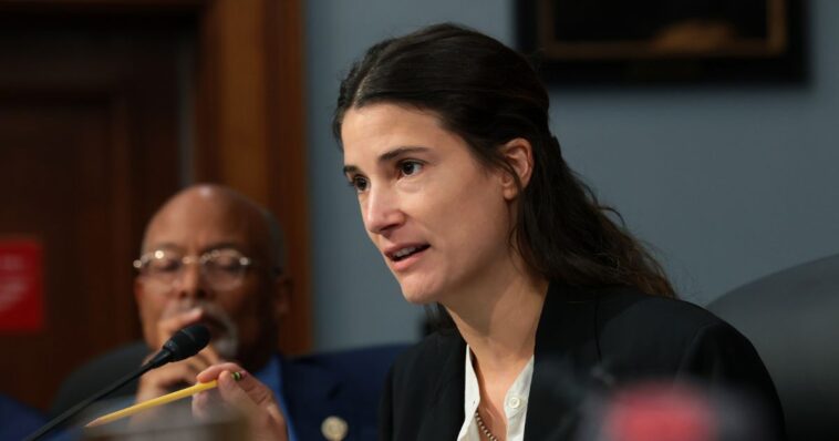 dems-shocked-that-reps-they-abandoned-for-signs-of-sanity-abandon-them,-vote-with-gop-on-budget