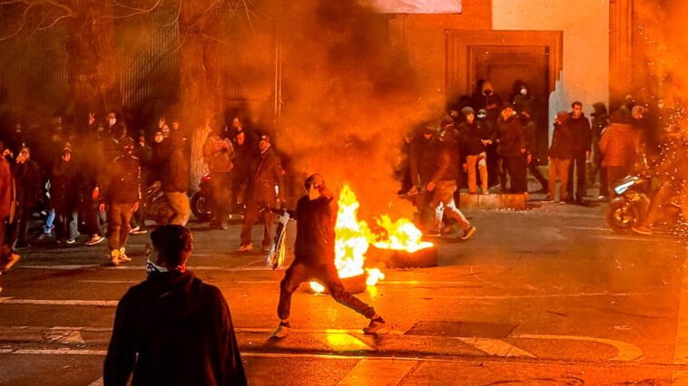trump-revives-iran-regime-change-speculation-with-cryptic-call-for-people-to-‘rise-up’