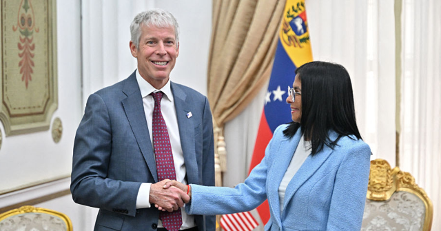 trump-energy-secretary-visits-venezuela-to-finalize-historic-oil-deal