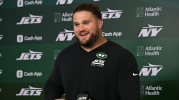 joe-tippmann-embracing-his-jets-role-one-year-after-surprise-switch
