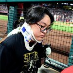 photographer-hit-in-head-with-hard-foul-ball-at-yankees-angels-game,-carted-off-in-scary-scene