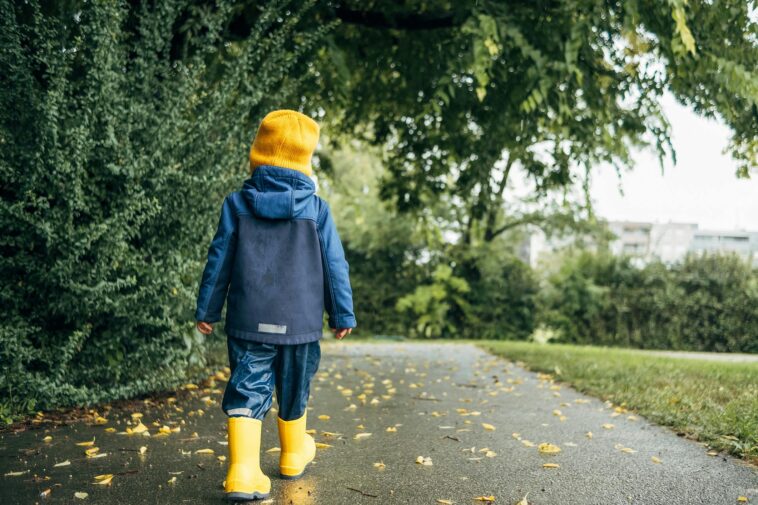 mom-lands-on-abuse-registry-for-letting-her-kid-take-a-walk