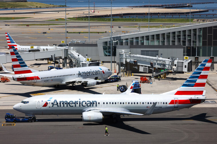 american-airlines-flight-forced-to-abort-takeoff-from-laguardia-airport-after-bird-strike-reported