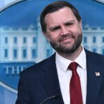 watch:-jd-vance-pays-tribute-to-karoline-leavitt-in-first-white-house-press-briefing-since-her-departure