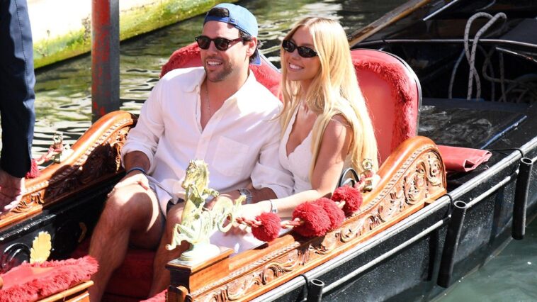 sydney-sweeney,-scooter-braun-pack-on-pda-during-romantic-gondola-ride-in-venice
