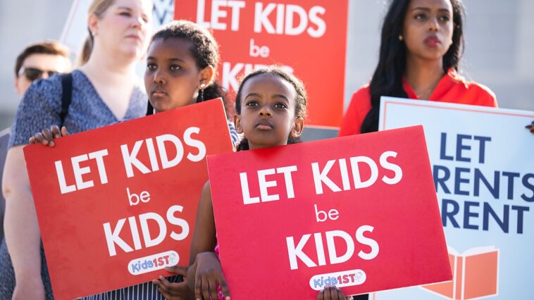 blue-state-school-district-accused-of-defying-supreme-court,-hiding-gender-transitions-from-parents