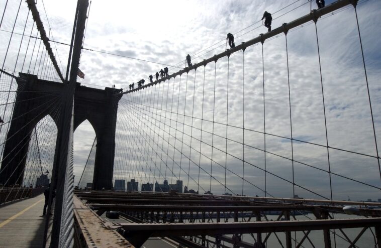 another-knife-wielding-maniac-charges-police-in-nyc