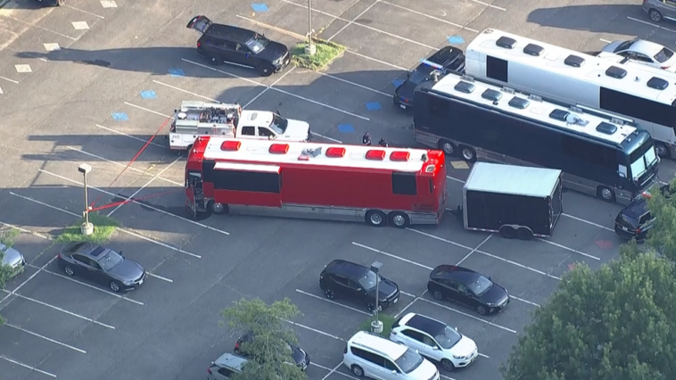 rock-concert-at-virginia’s-wolf-trap-canceled-after-worker-is-crushed-to-death-beneath-tour-bus