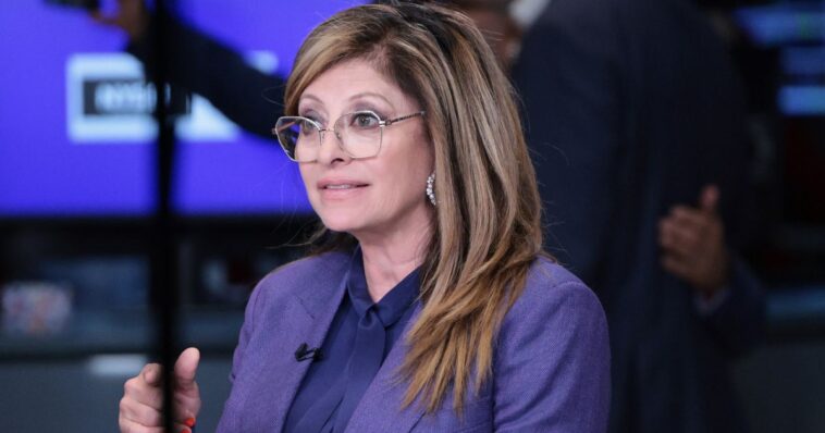 maria-bartiromo-lawyers-up,-insists-she-is-‘still-employed-by-fox’-in-bizarre-twist