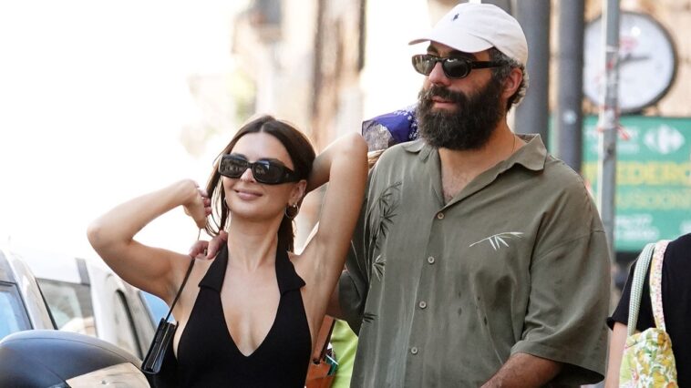 emily-ratajkowski-and-boyfriend-romain-gavras-share-passionate-kiss-on-vacation-in-rome